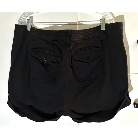 Torrid Shorts 18 Feel the Fit Black Denim Jeans Rolled Cuff Mid Rise Stretch - Picture 4 of 5